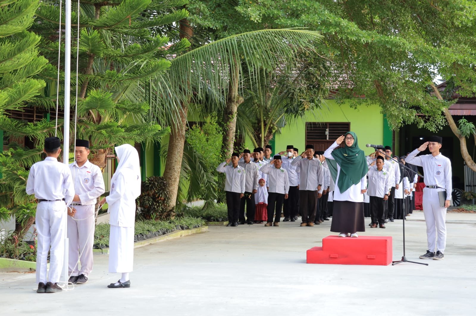 Amanat Upacara Bendera: Pemanfaatan Sapras Secara Bijak Adalah Tanda Kedewasaan Siswa MAN Paser
